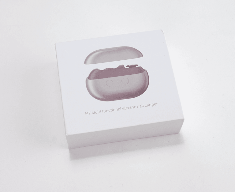 DDJJ 자동 손톱깎이 박스 모습. 겉에는 상품 사진이 프린팅 되어있다